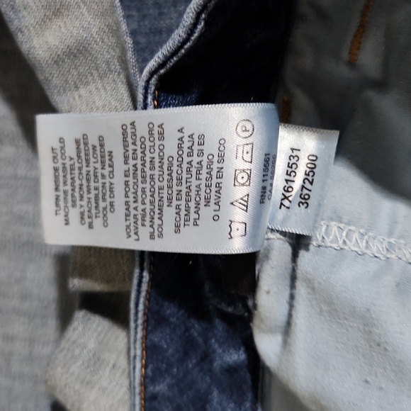 Jen 7 shorts Womens size 18 Denim Distressed Jean holes - Picture 12 of 13